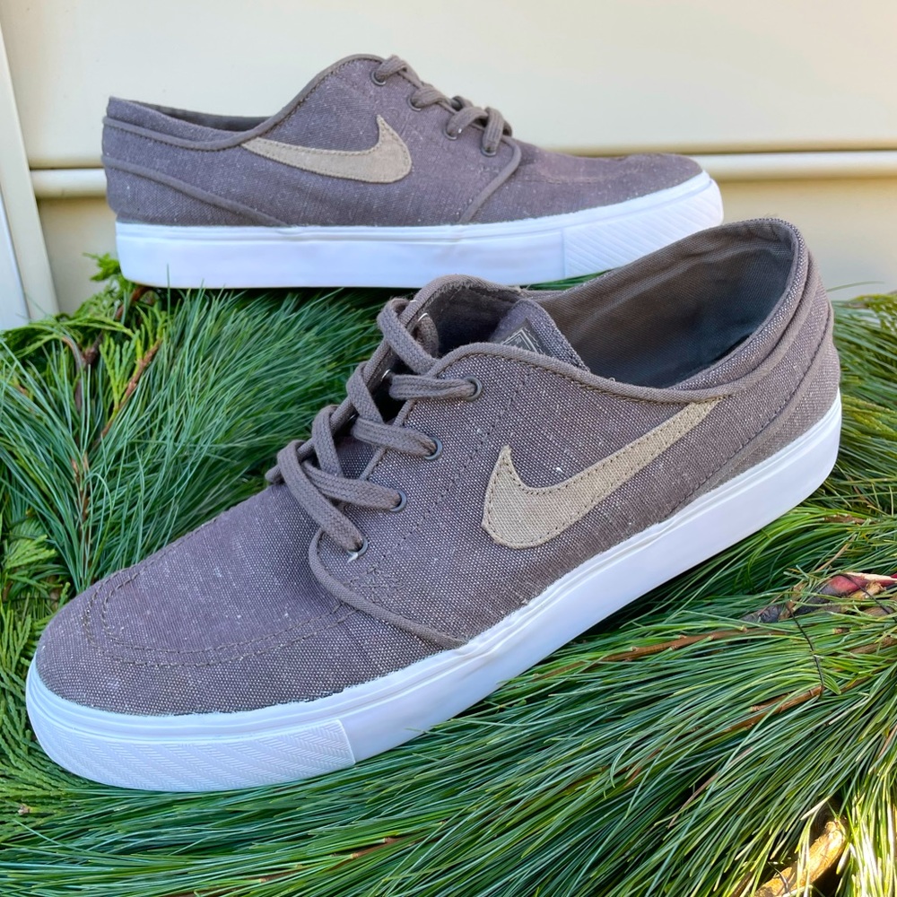 Nike SB Stefan Janoski Canvas Skate Shoes